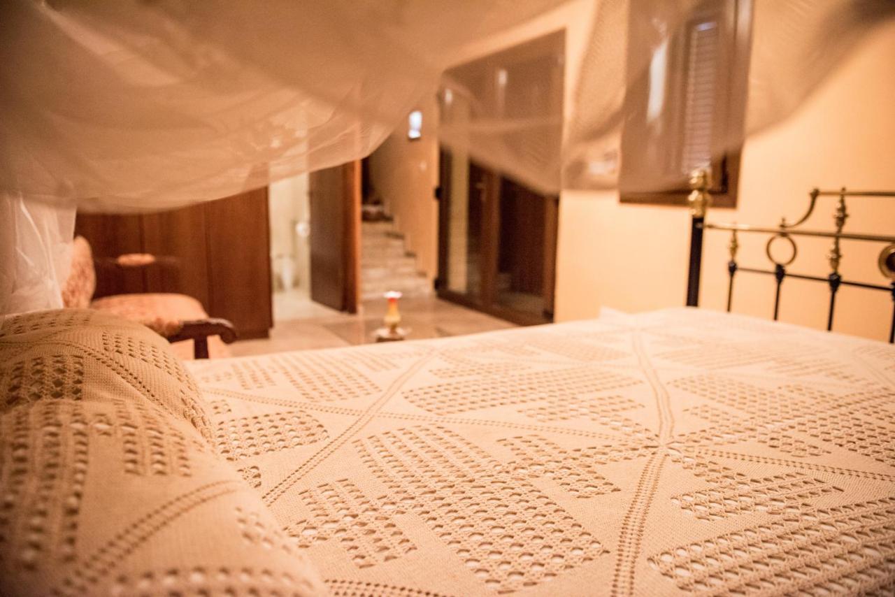 เอาเวอร์ เฮาส์ Hotel Vavla ภายนอก รูปภาพ